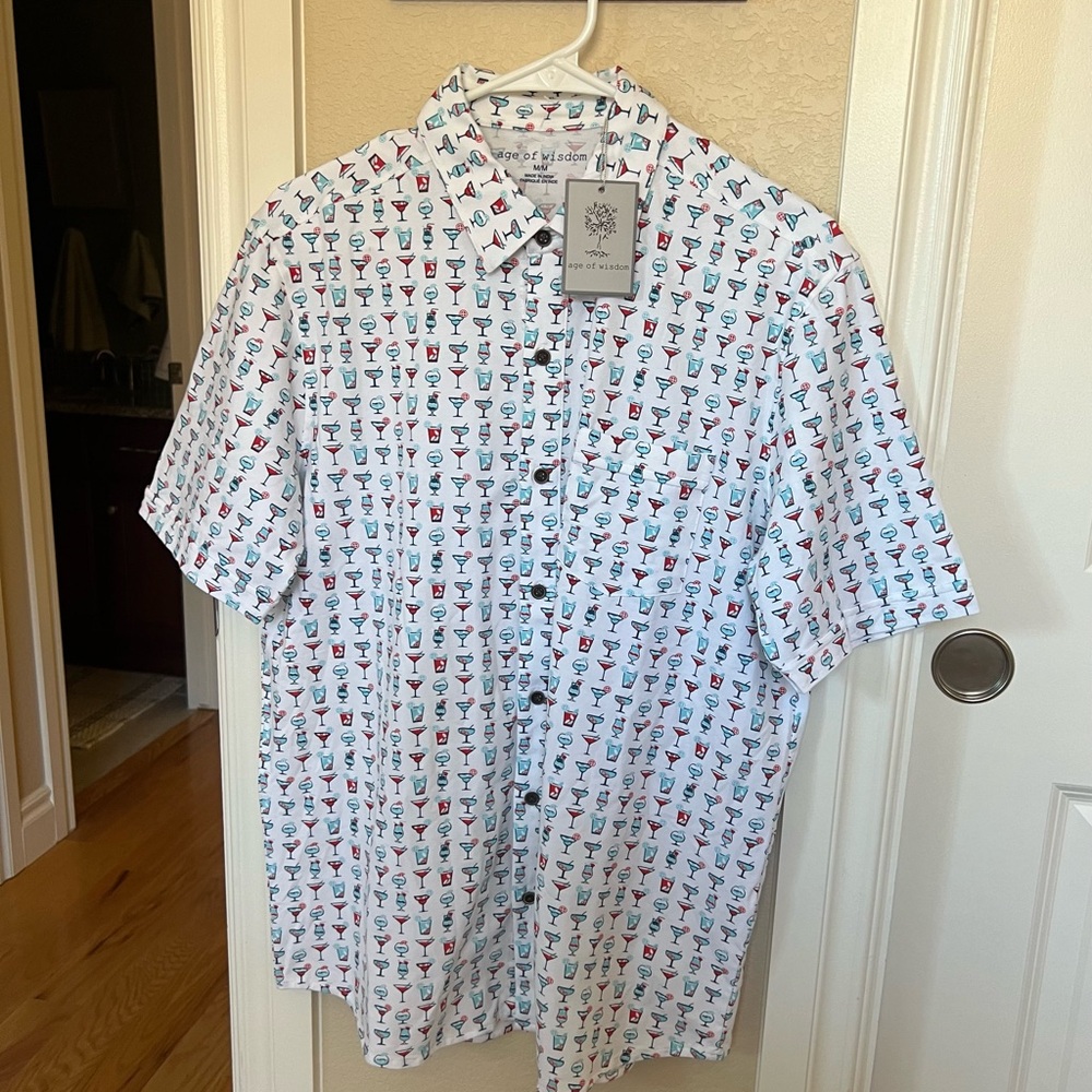 Men’s size M Age of Wisdom button down polo with tropical drink design